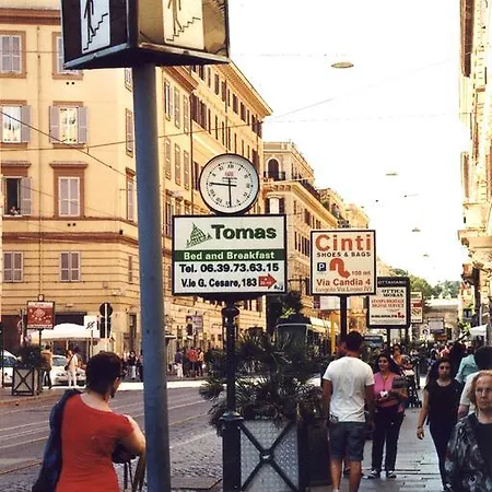Tomas